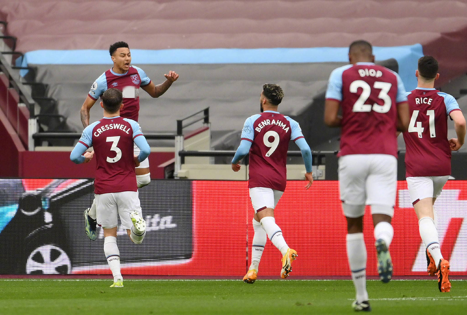 记者：森林3000万欧报价刘易斯被拒绝，曼城要价4000万欧